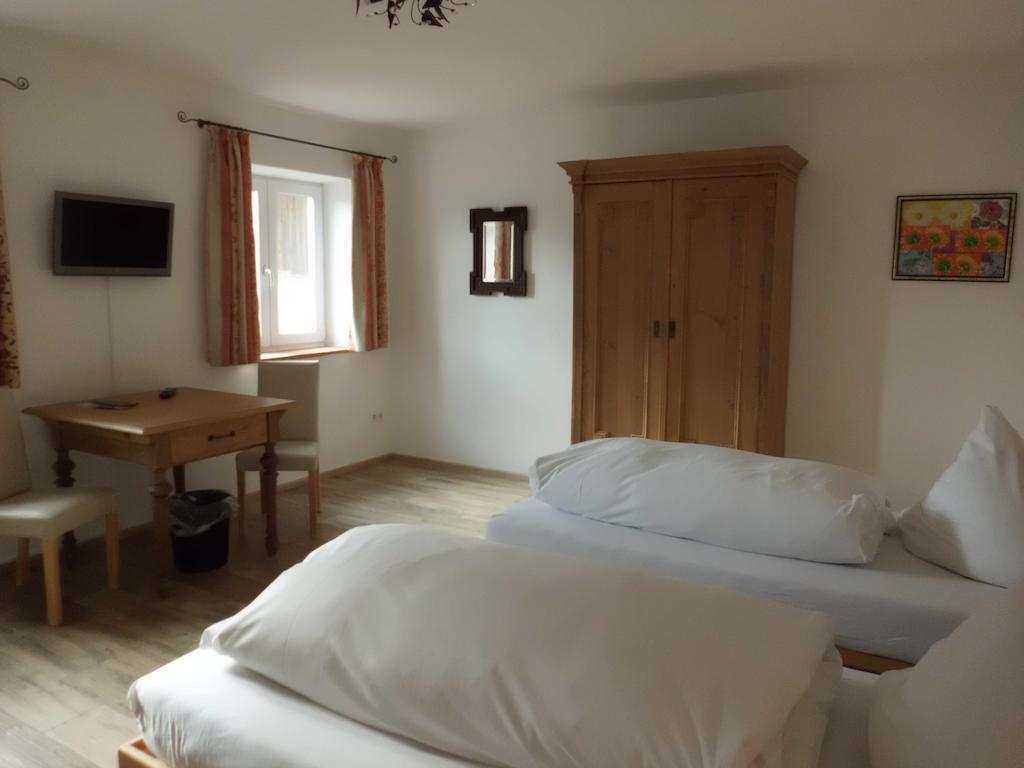 Gästehaus Niedermeierhof Ebersberg Zimmer foto